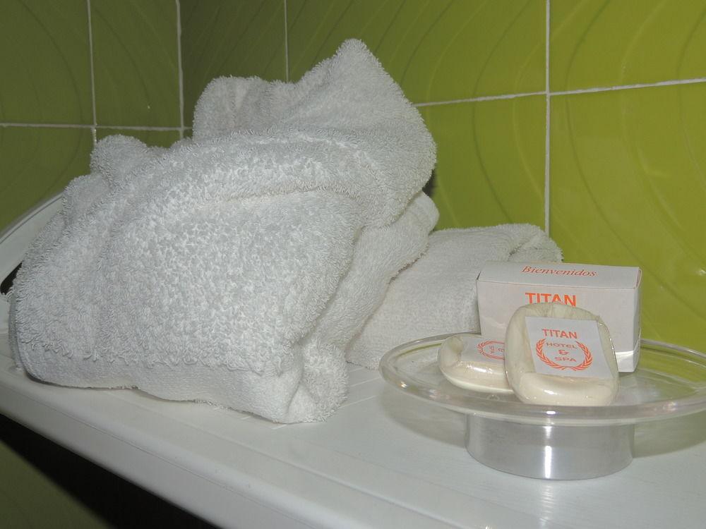 Set de Habitación Titan Hotel & Spa