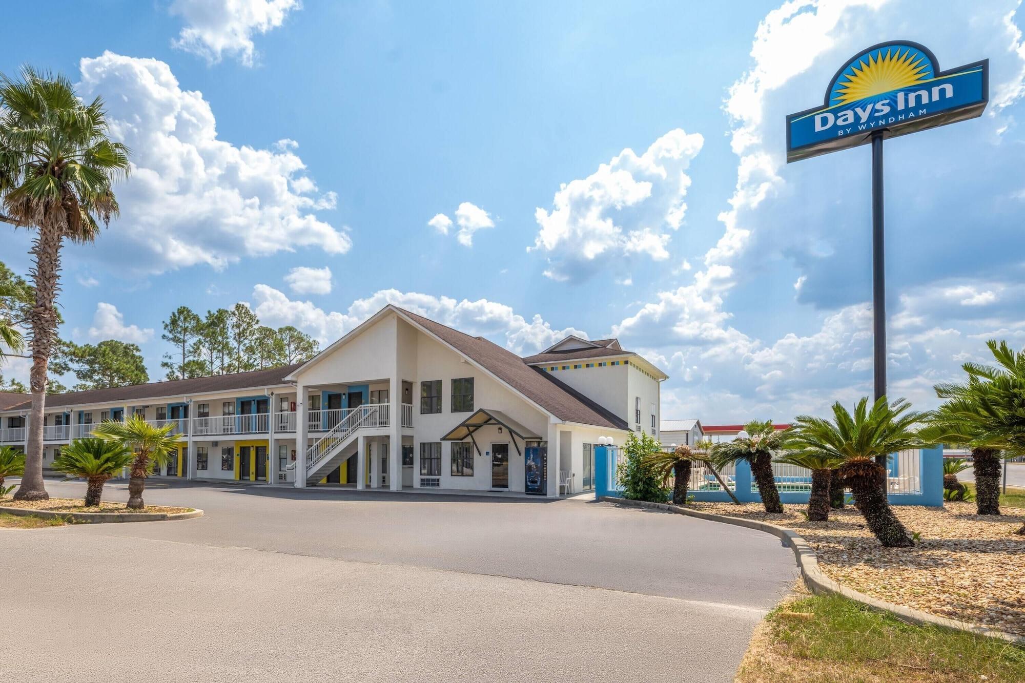 Vista Exterior Days Inn by Wyndham Alma