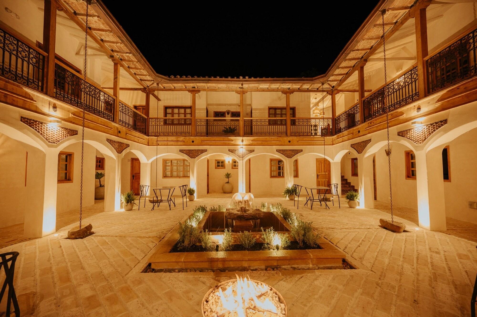 Varios Hotel La Corada