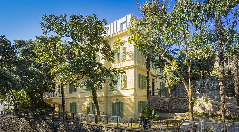 Varios Remisens Villa Elsa