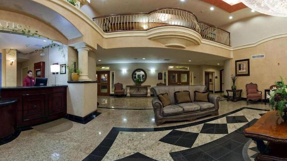 Vista Lobby Holiday Inn Express Hotel & Suites El Centro by IHG