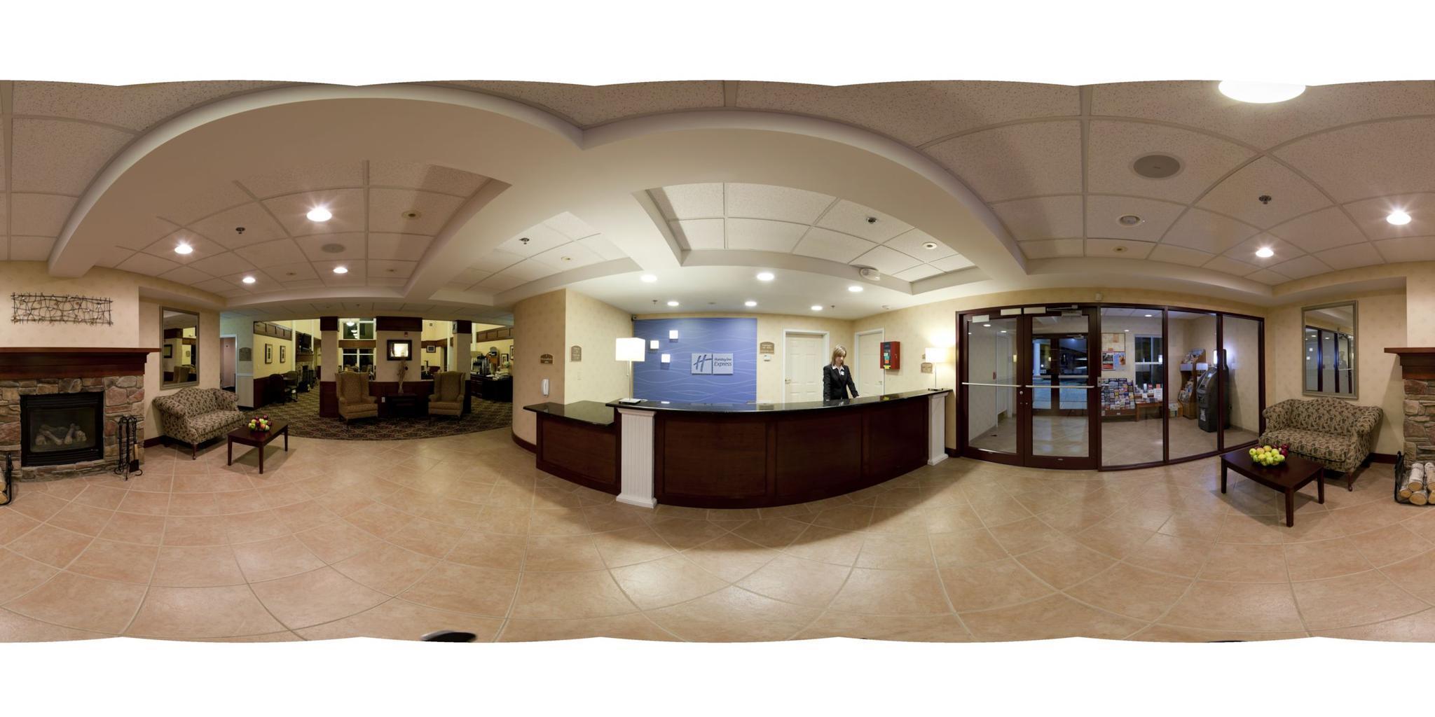 Vista Lobby Holiday Inn Express Suites White River Junction