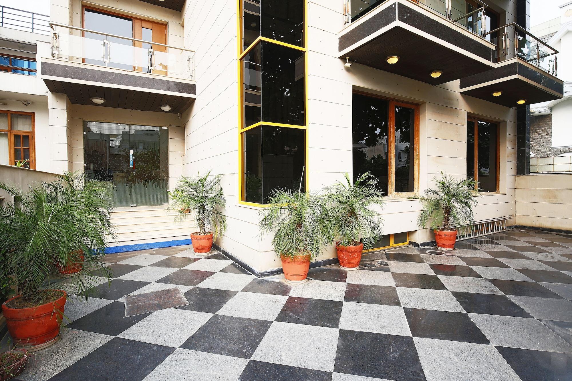 Vista Exterior FabHotel GRD DLF Square