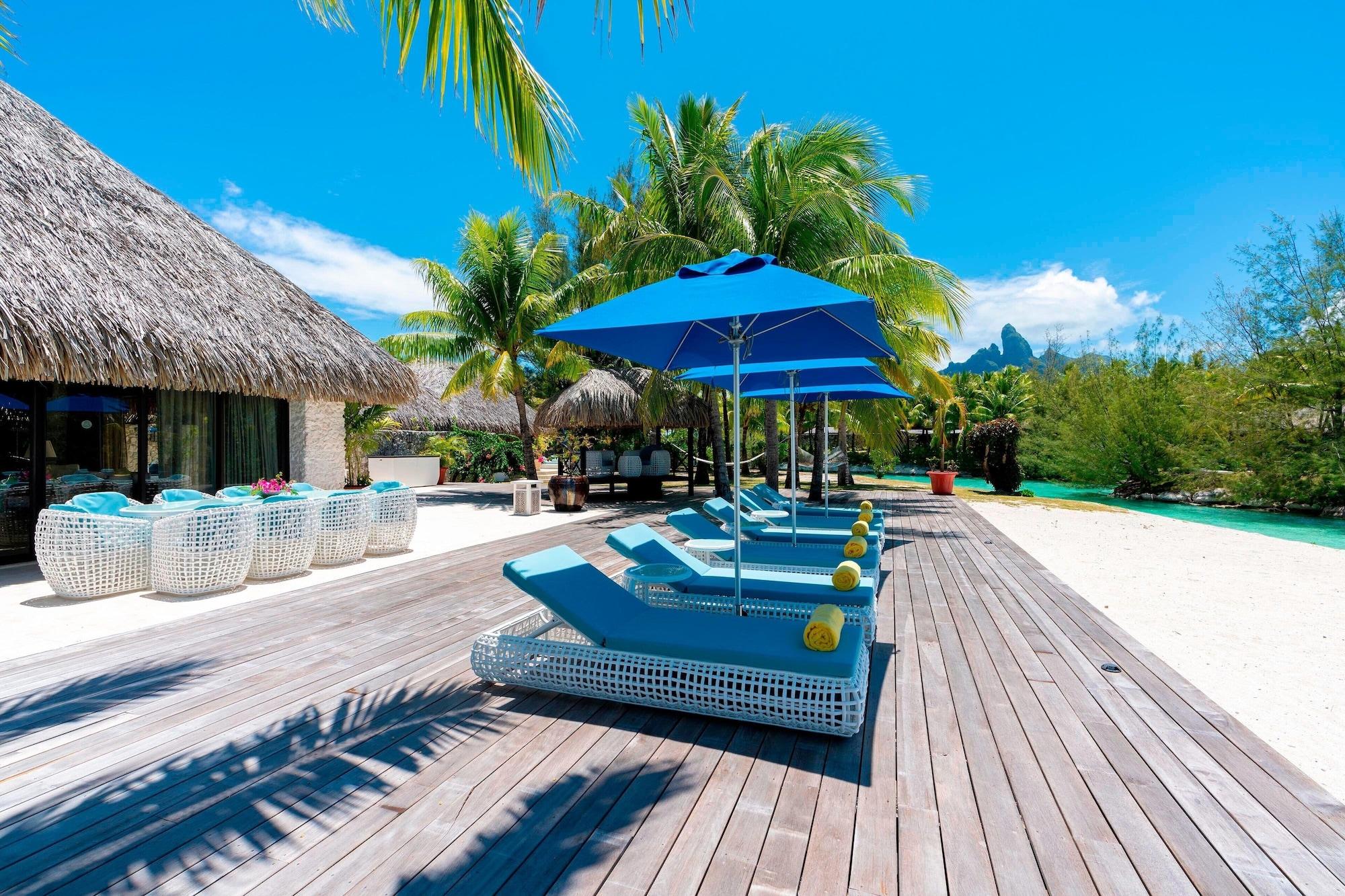 Vista Exterior The St. Regis Bora Bora Resort