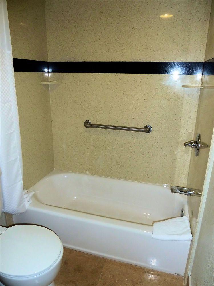 Equipamiento de Habitación SureStay Hotel by Best Western Vallejo Napa Valley