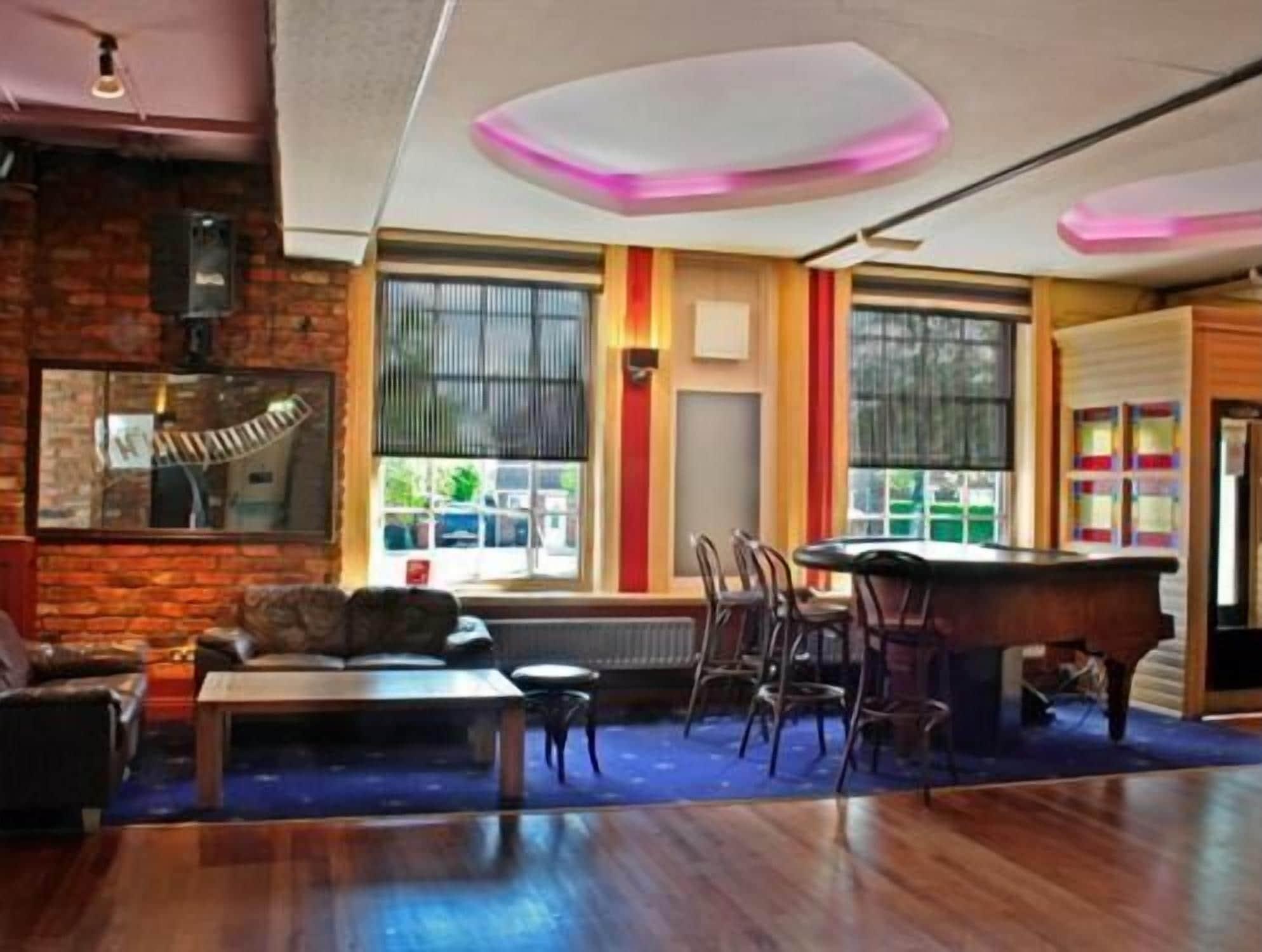 Bar/Salón The Raven Hotel - Inn