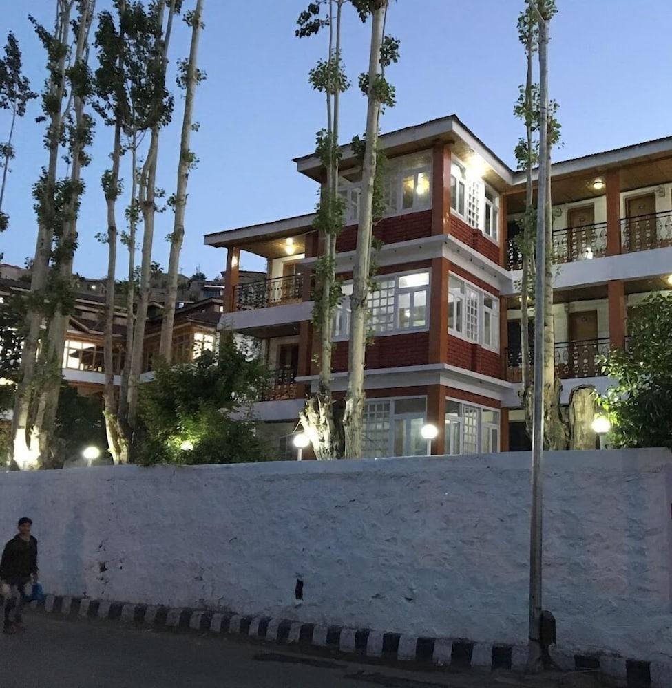 Vista Exterior Hotel D'Zojila - Kargil