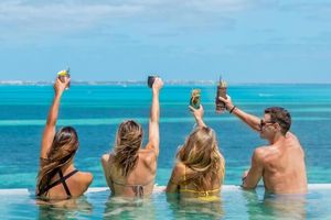 Hoteles en Playa Mujeres a la Orilla del Mar