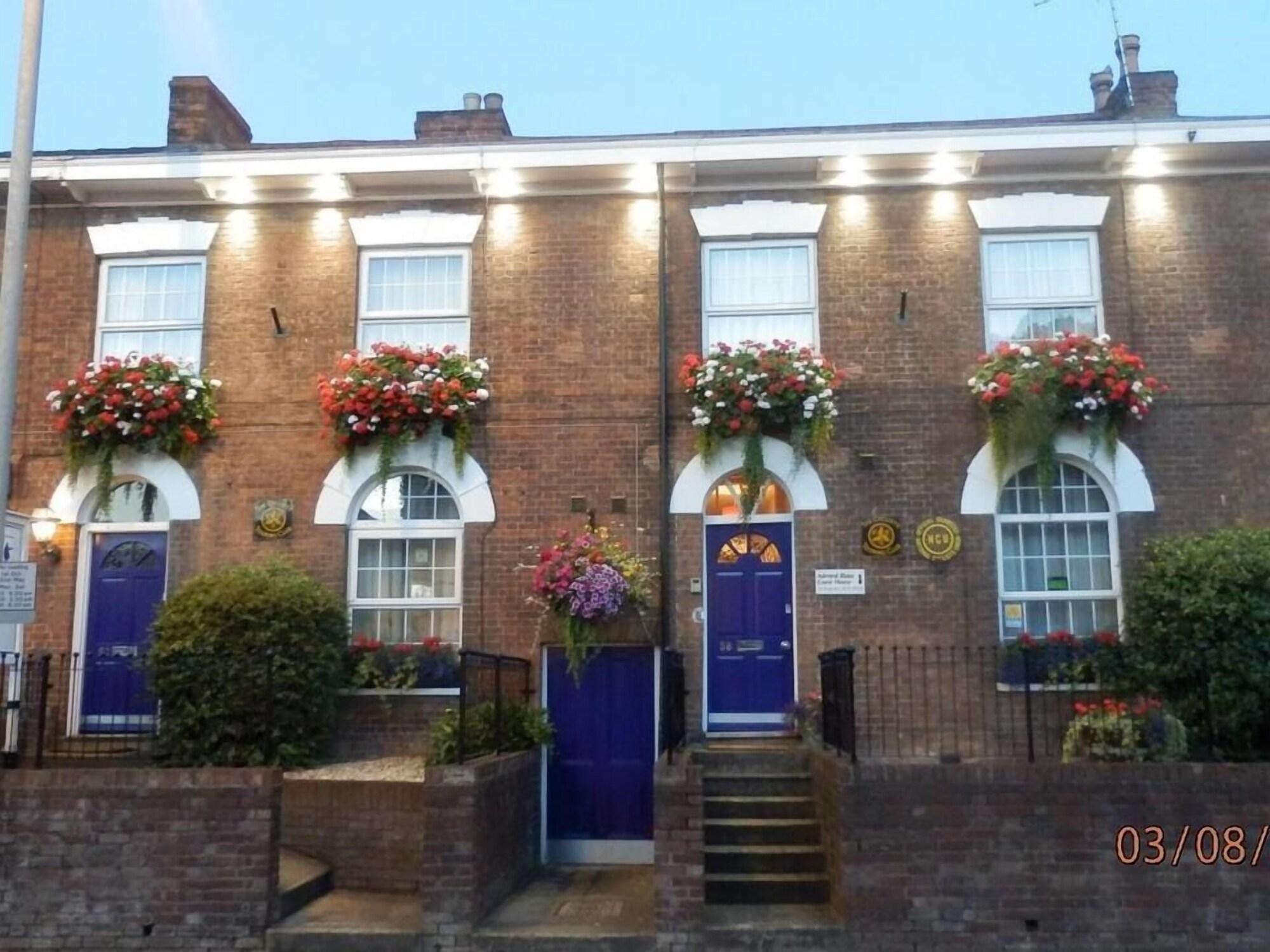 Vista Exterior Admiral Blake Guest House