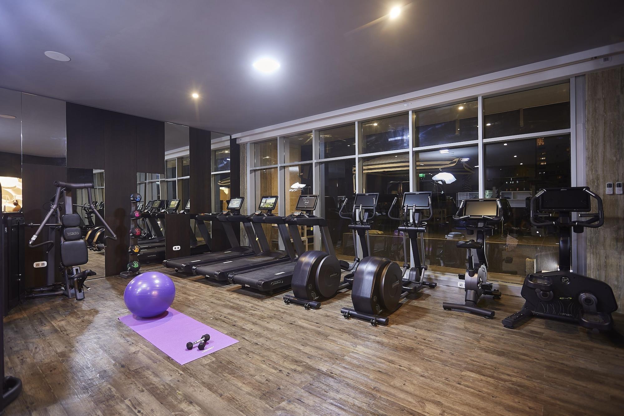Gimnasio Kwarleyz Residence Hotel & Suites