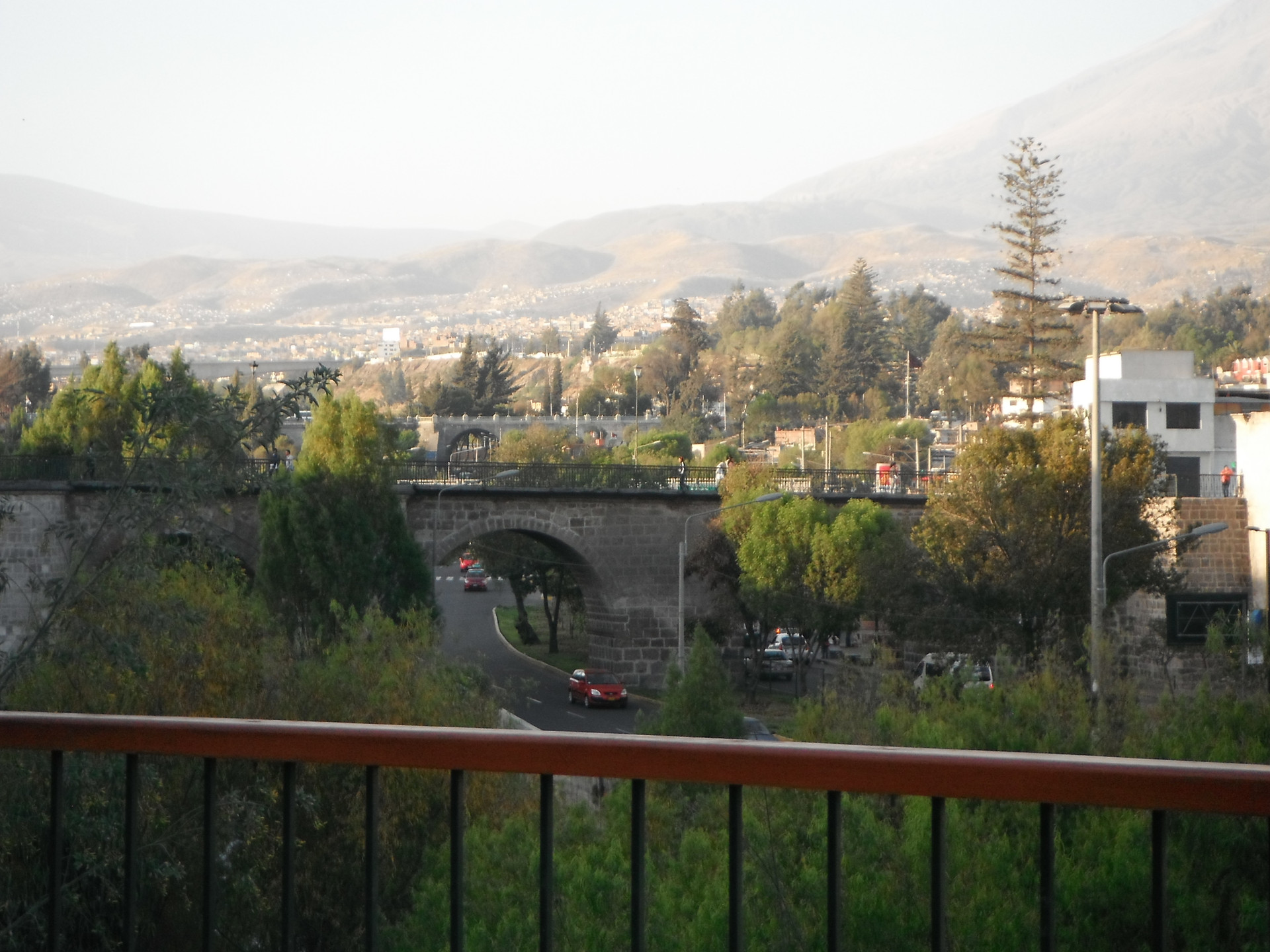Vista da fachada River House Arequipa