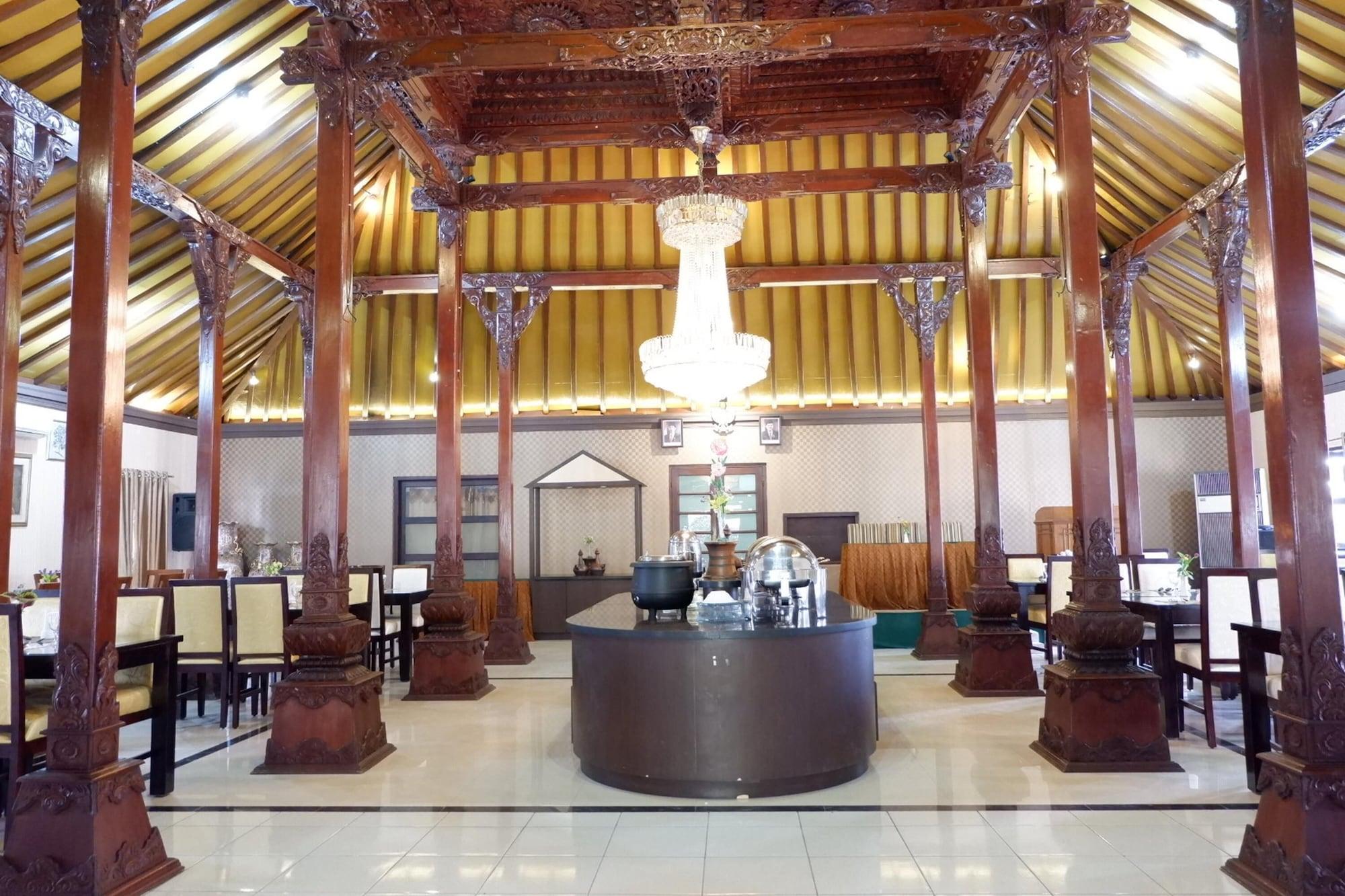 Restaurant Ataya Hotel by Qinarya