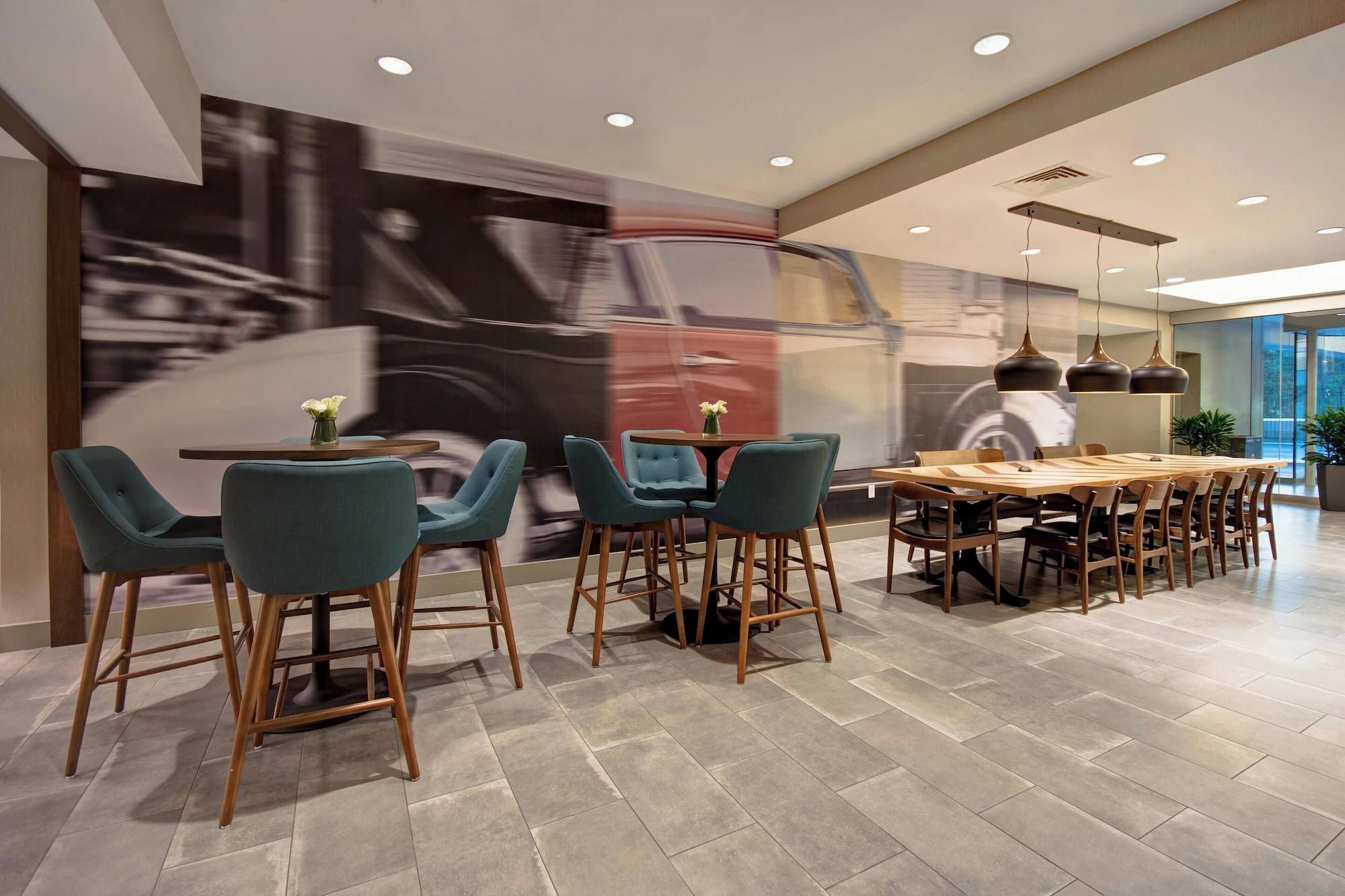 Vista Lobby Four Points by Sheraton Boston Newton