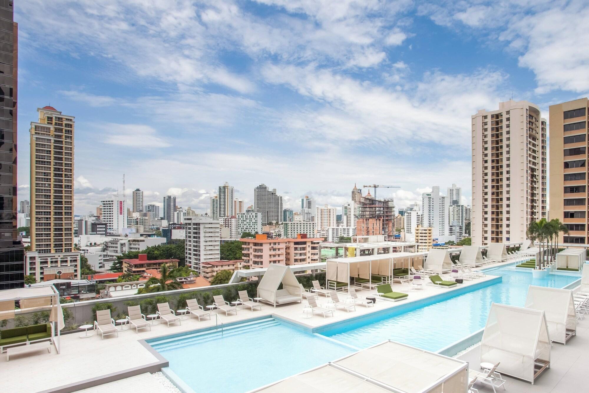 Vista Piscina Sortis Hotel, Spa & Casino, Autograph Collection by Marriott