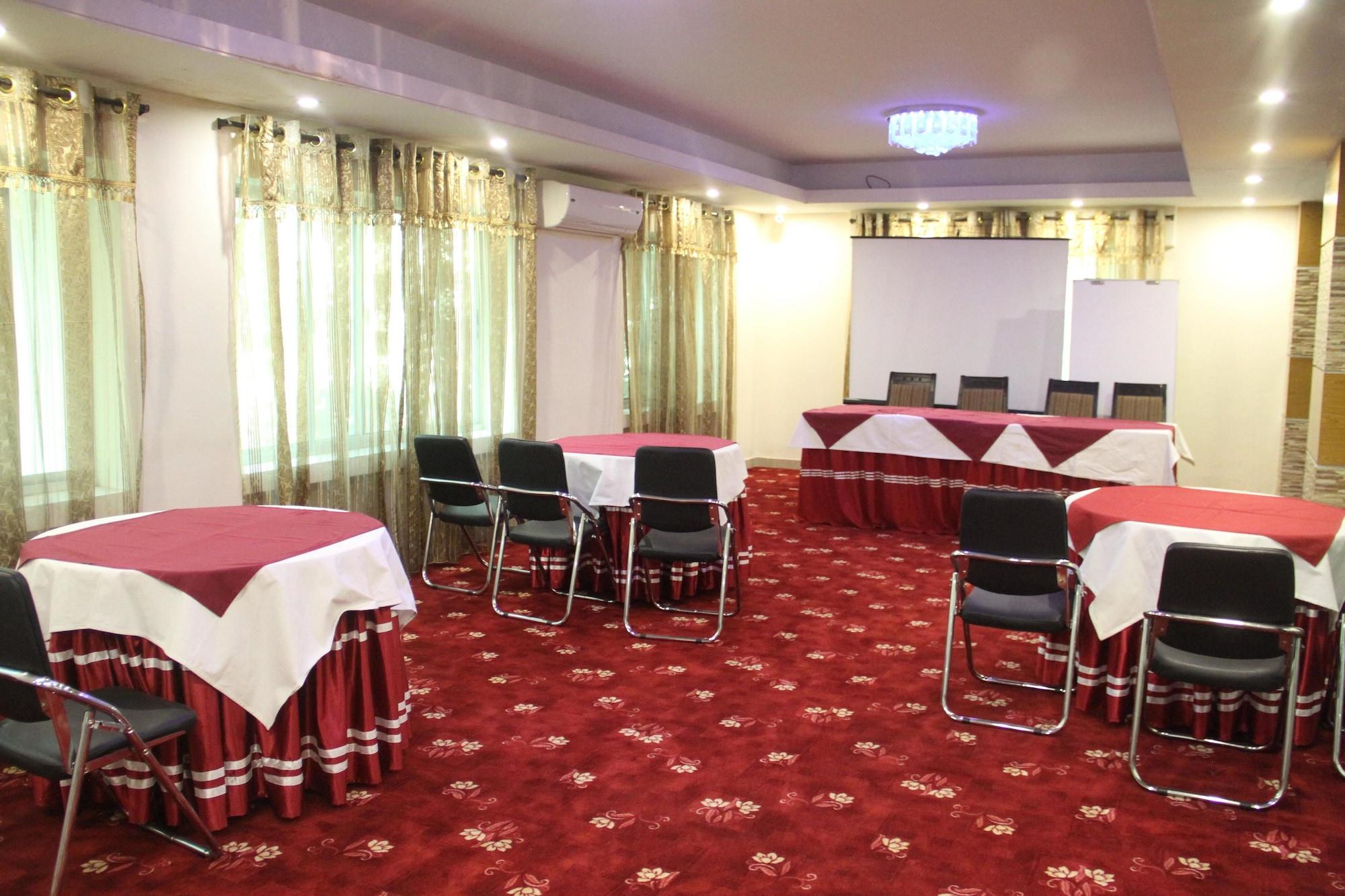 Sala de Reuniones Century Park Residence