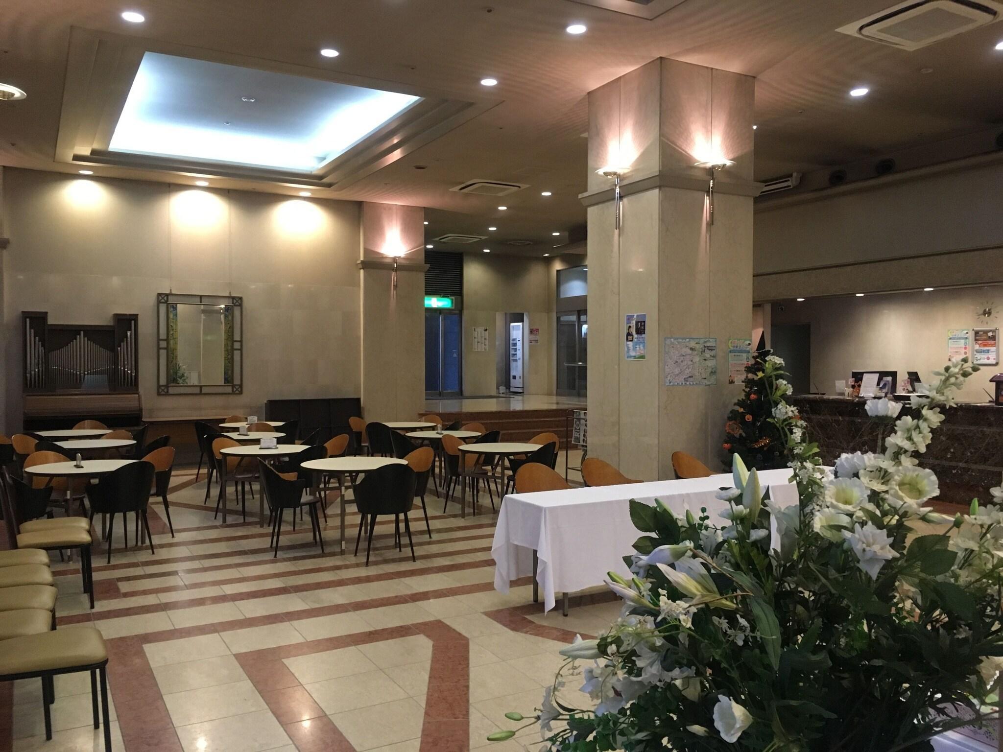 Vista Lobby Oustat International Hotel Tajimi