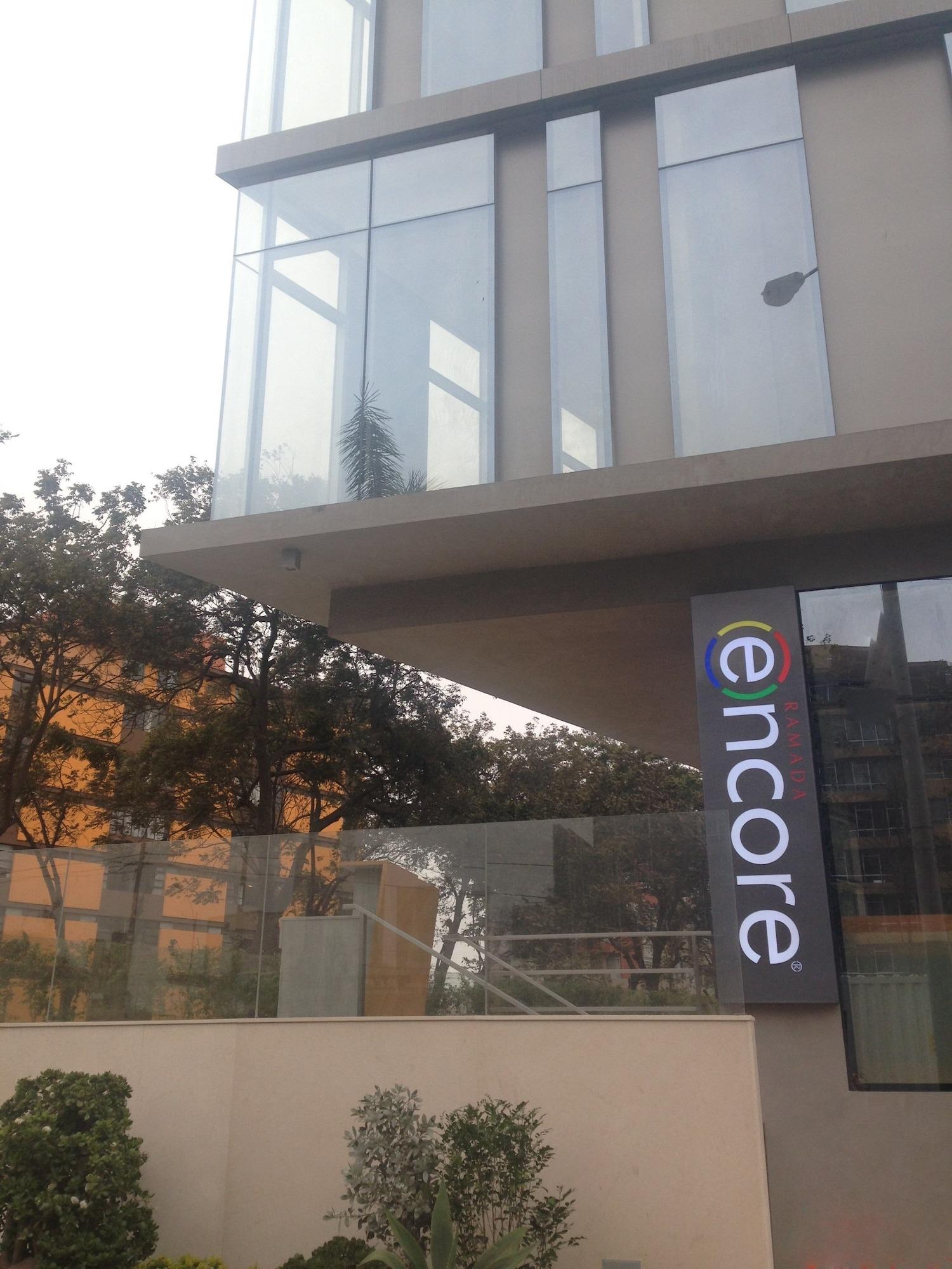 Vista Exterior Ramada Encore by Wyndham Lima San Isidro