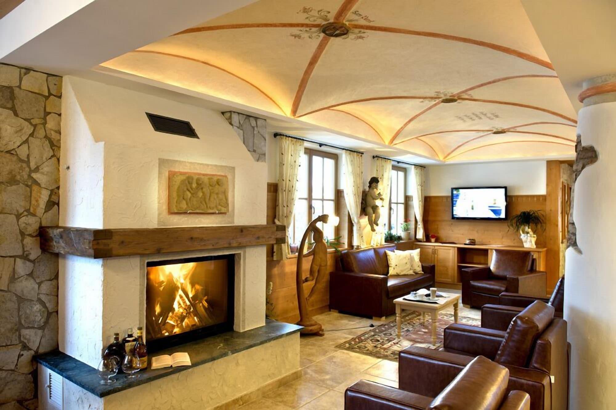 Vista Lobby Chalet Tianes