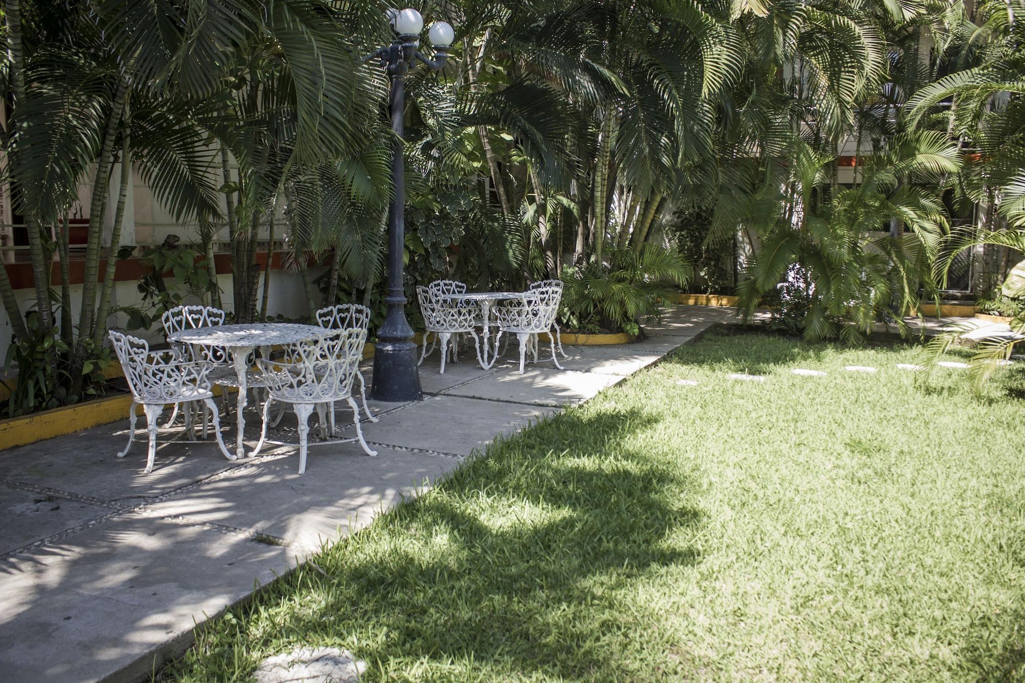 Vista Exterior Hotel Playa Azul