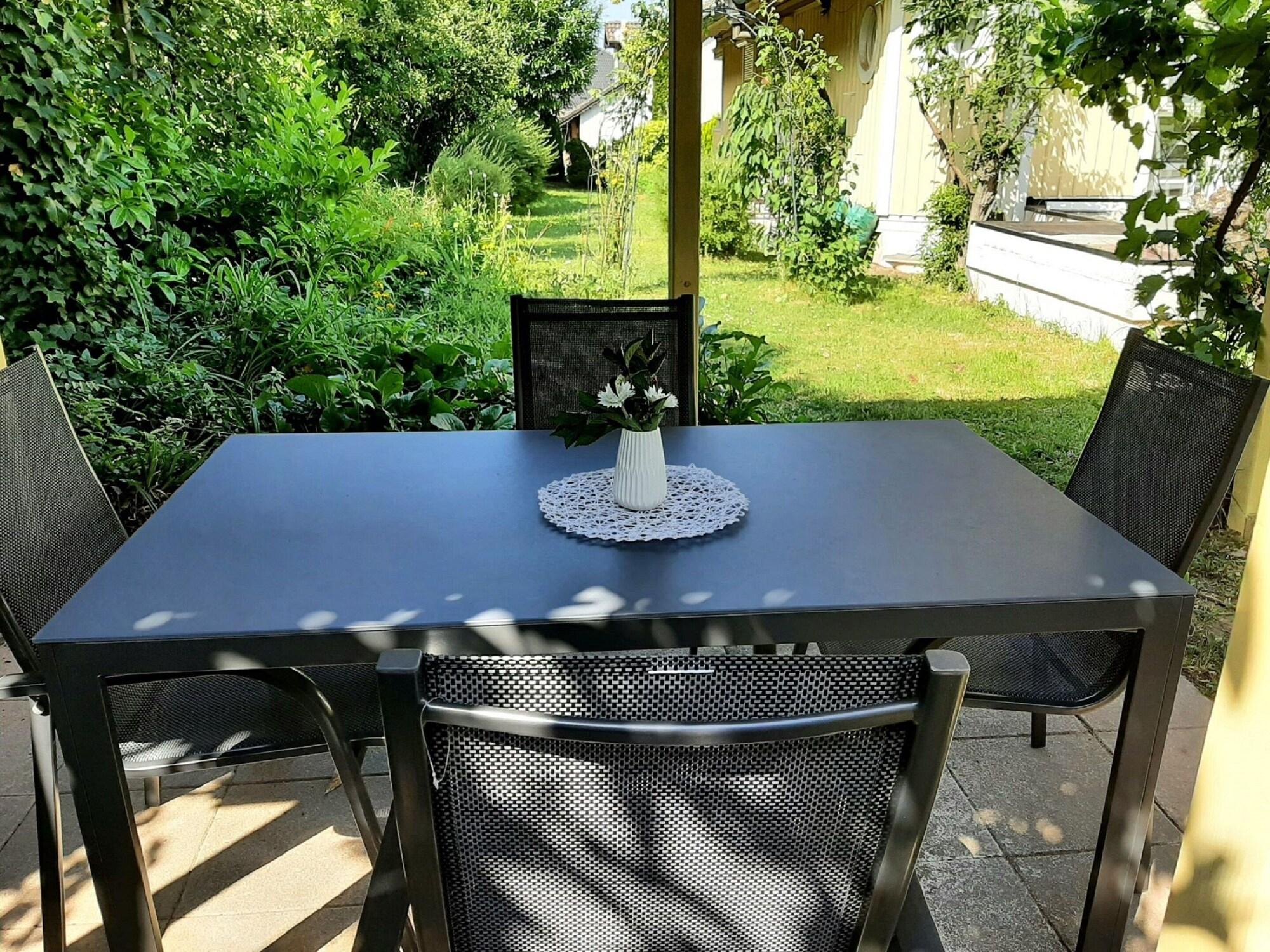 Varios Fiore Gästezimmer E11