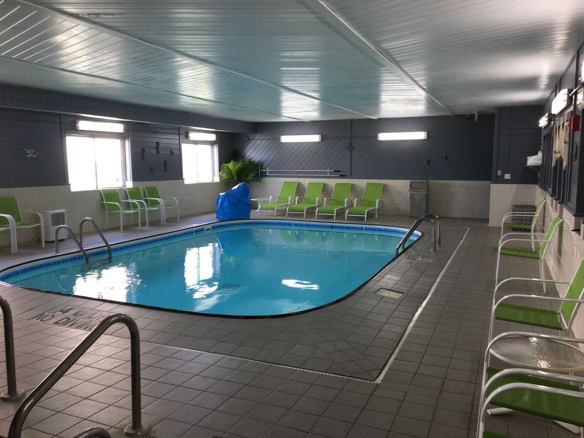 Vista Piscina Quality Inn & Suites Lincoln near I-55