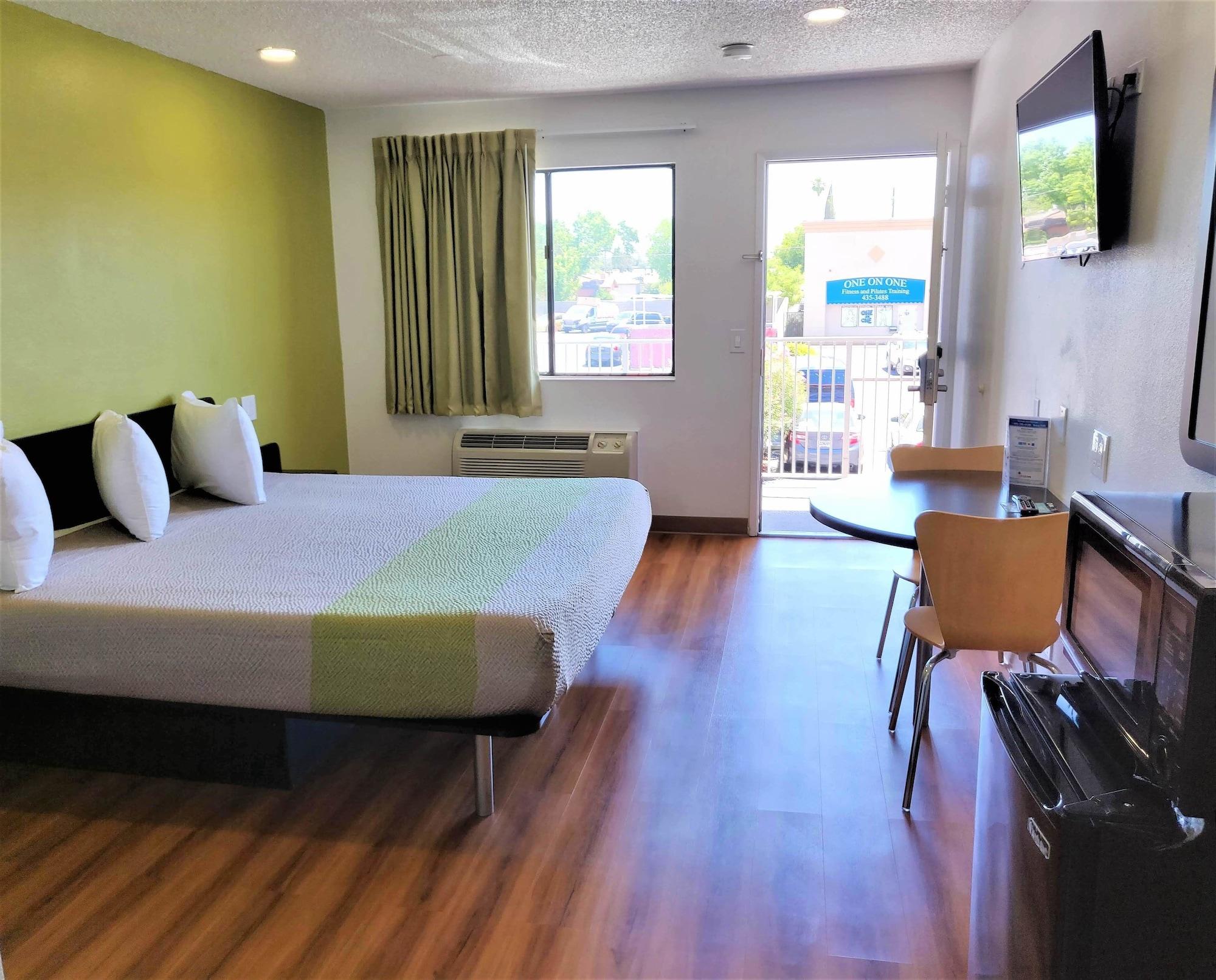 Habitación Motel 6 Fresno, CA - Yosemite Hwy