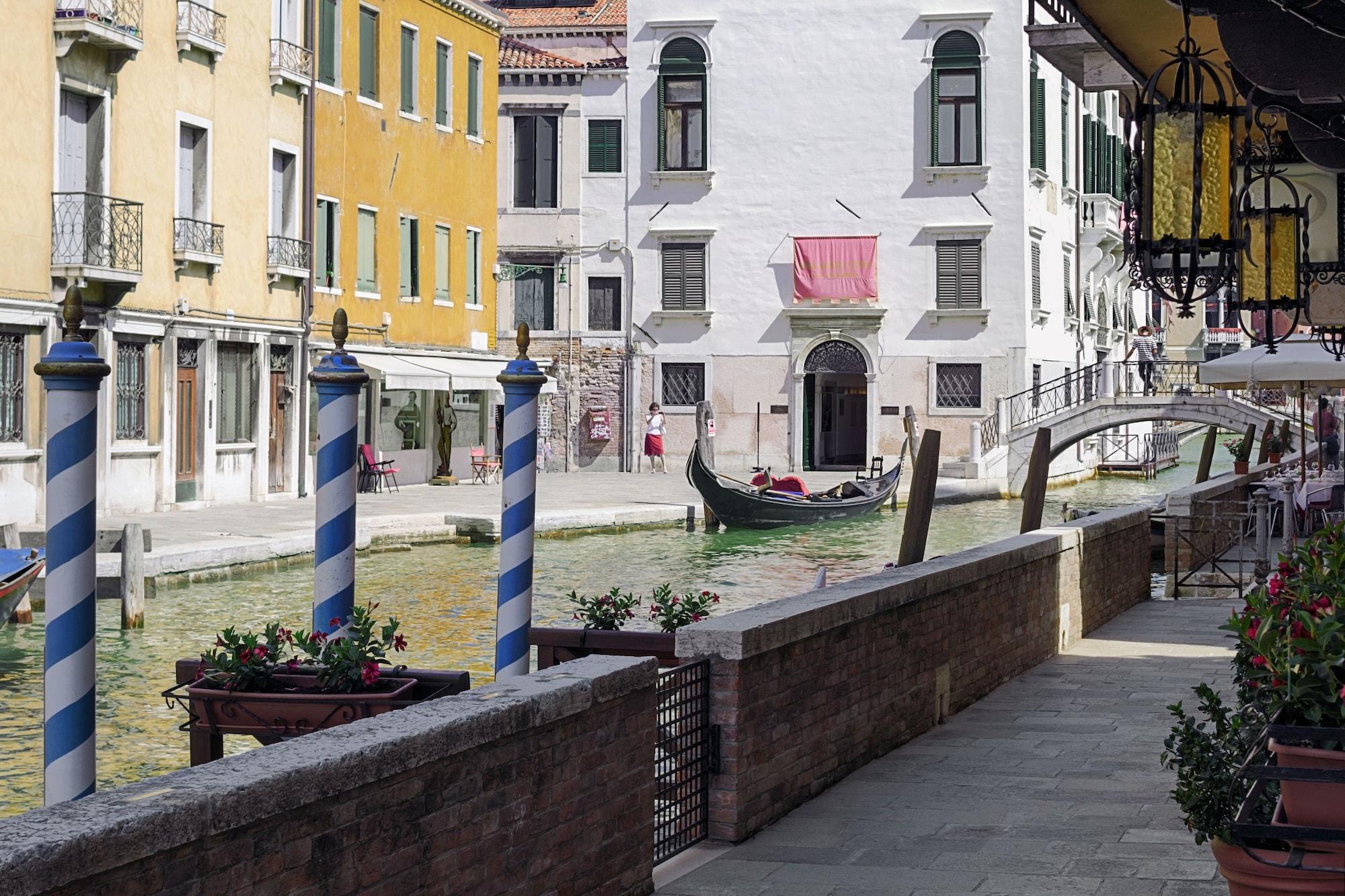 Vista Exterior Hotel American Dinesen