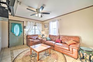 Alquiler Vacacional - Oklahoma City Home w/ Yard - 5 Mi to Downtown!