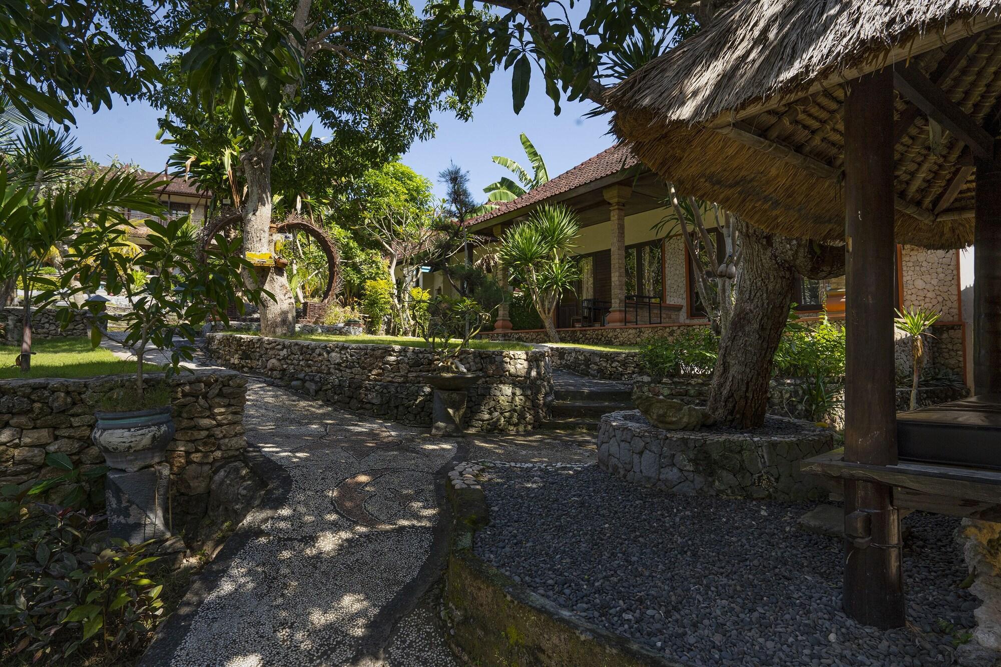 Vista Exterior The Tanis Beach Resort Nusa Lembongan