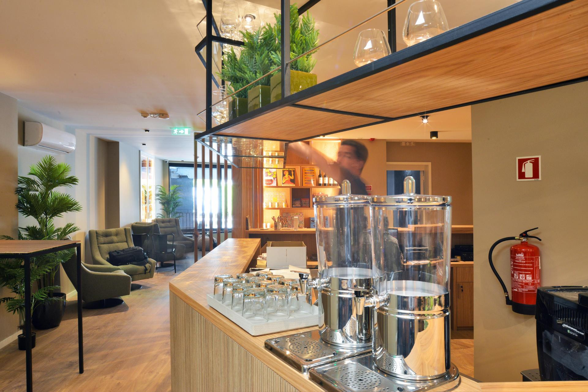 Bar/Salón Spot Apartments Trindade