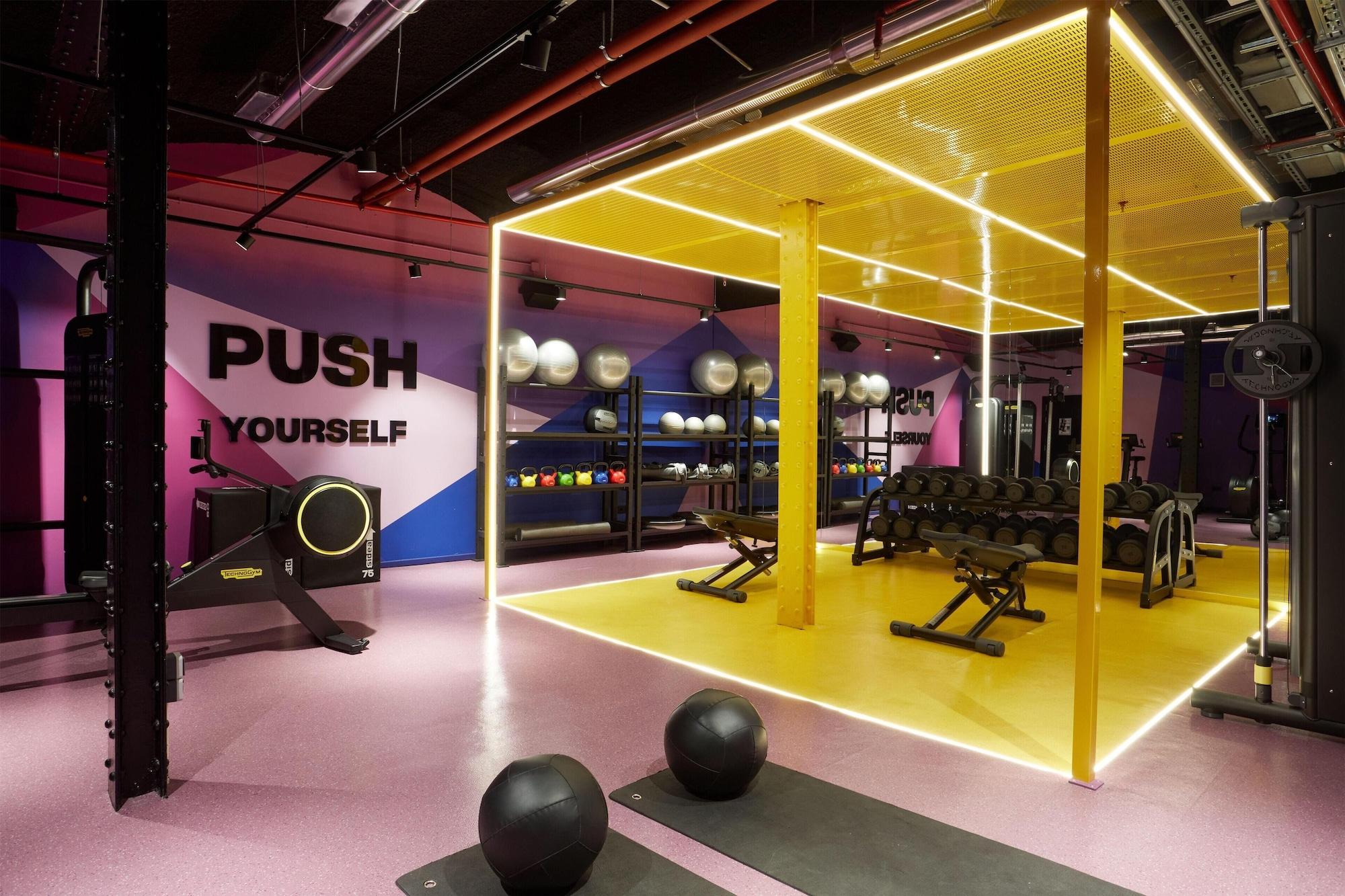 Gimnasio The Social Hub Madrid 4 star