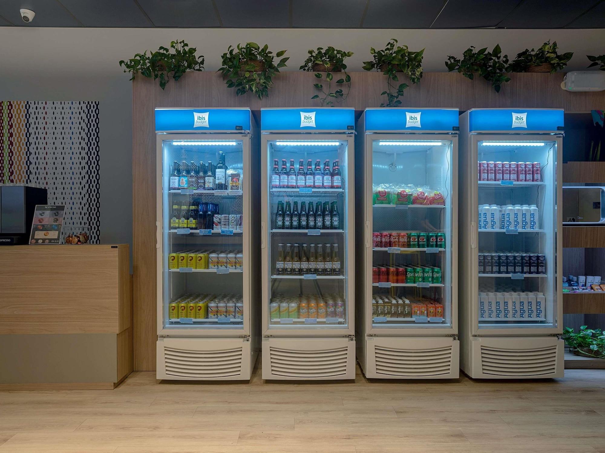 Vista Exterior ibis budget Maceió Pajuçara