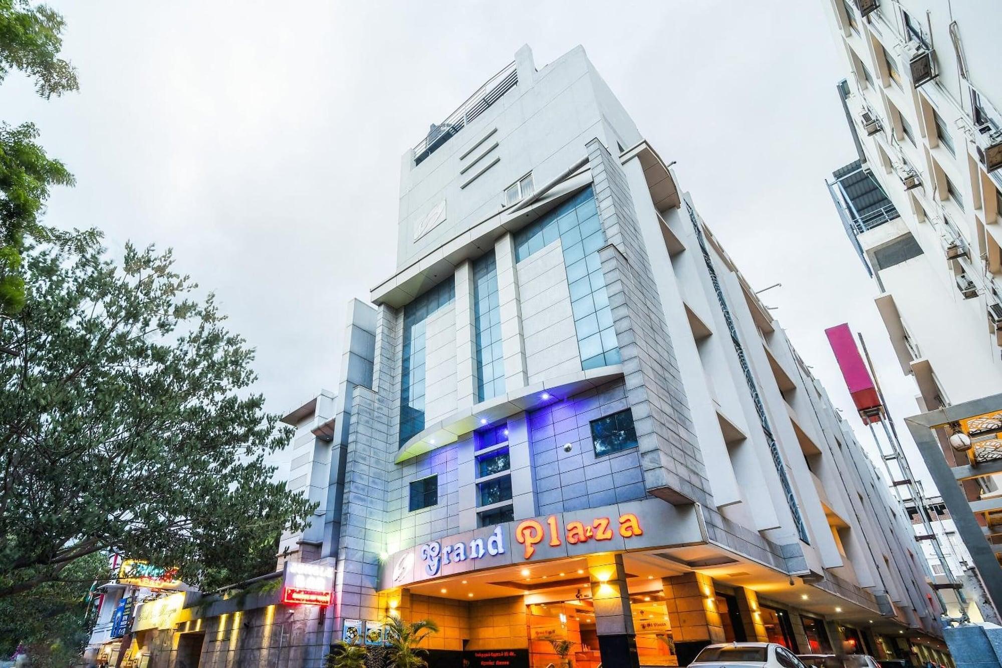 Vista Exterior Grand Plaza