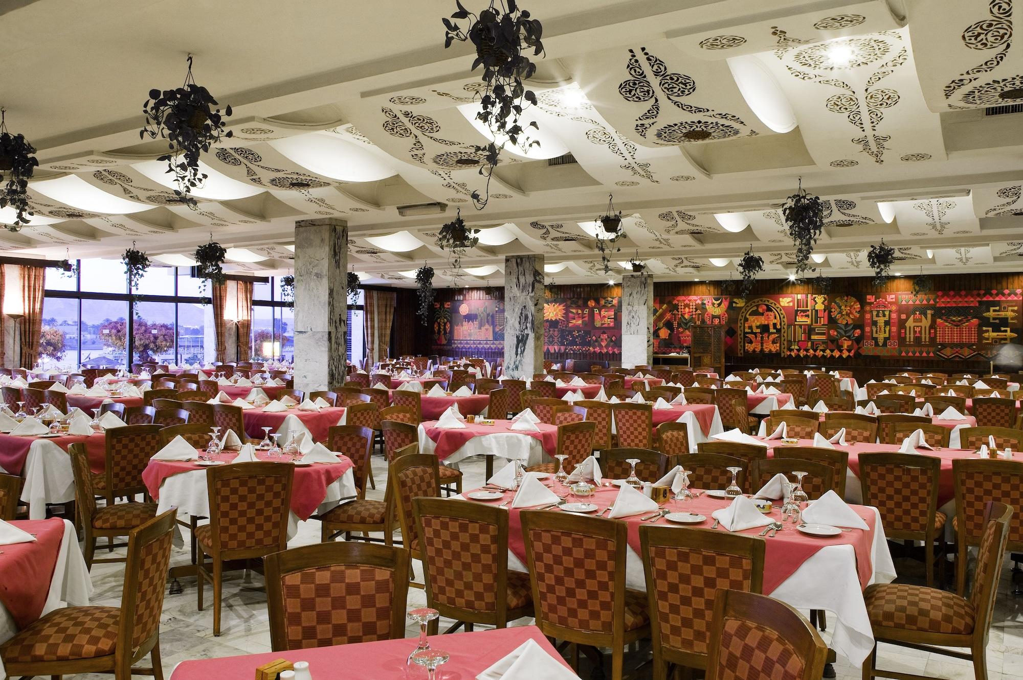 Restaurant Aracan Eatabe Luxor Hotel