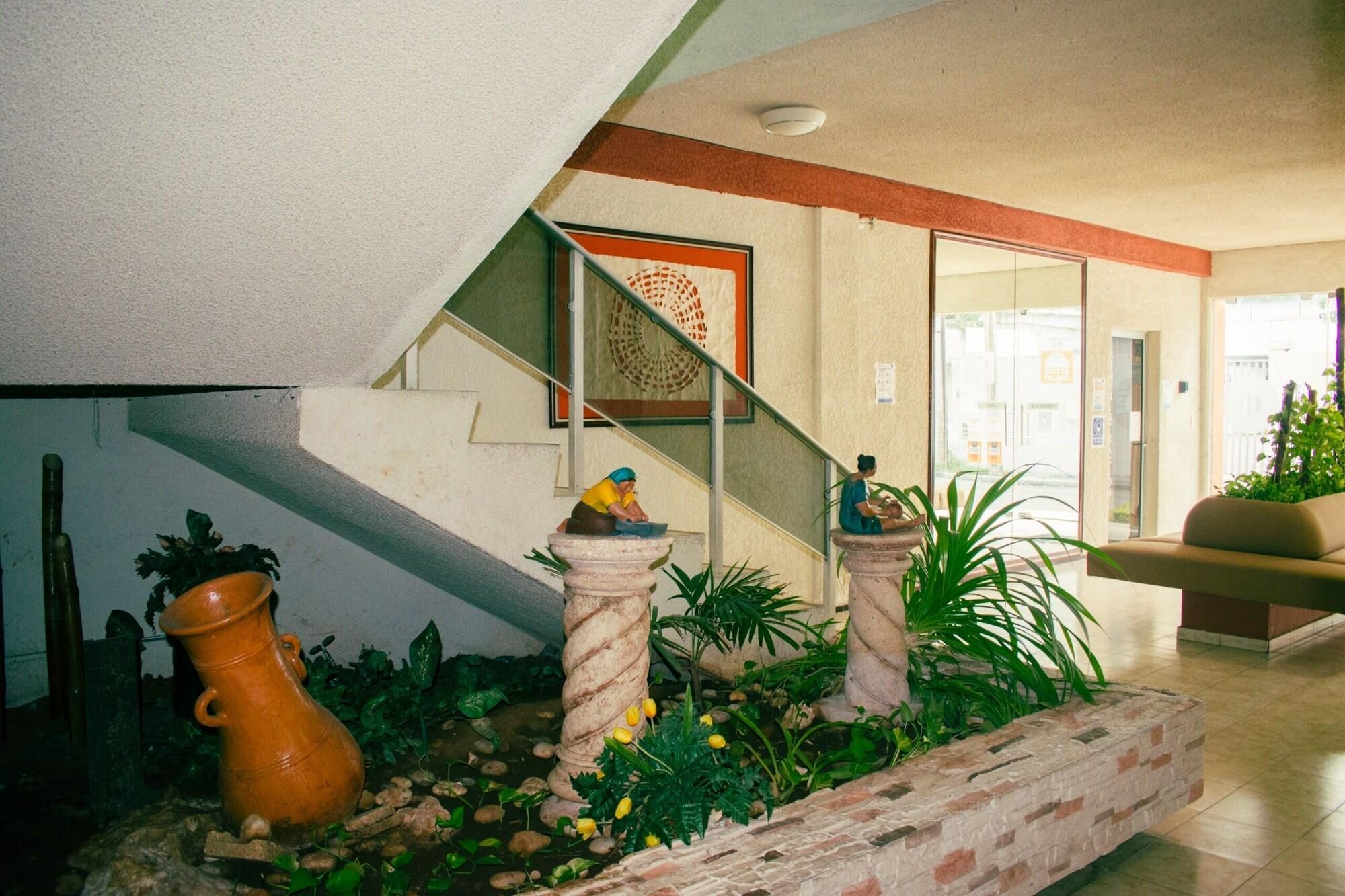 Vista Lobby Suites del Sol