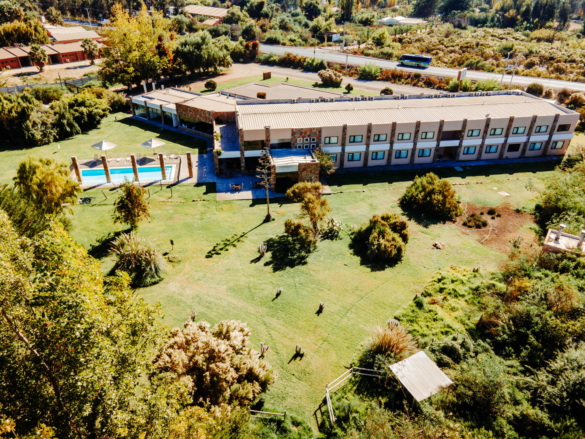 Vista Exterior Limari Hotel