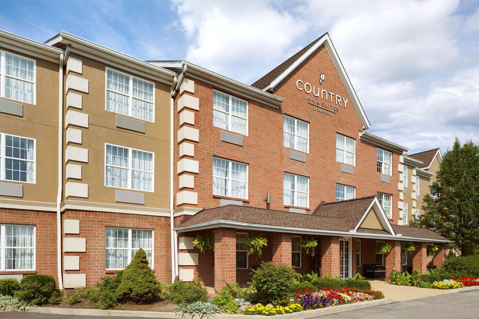 Vista Exterior Country Inn & Suites by Radisson, Macedonia, OH