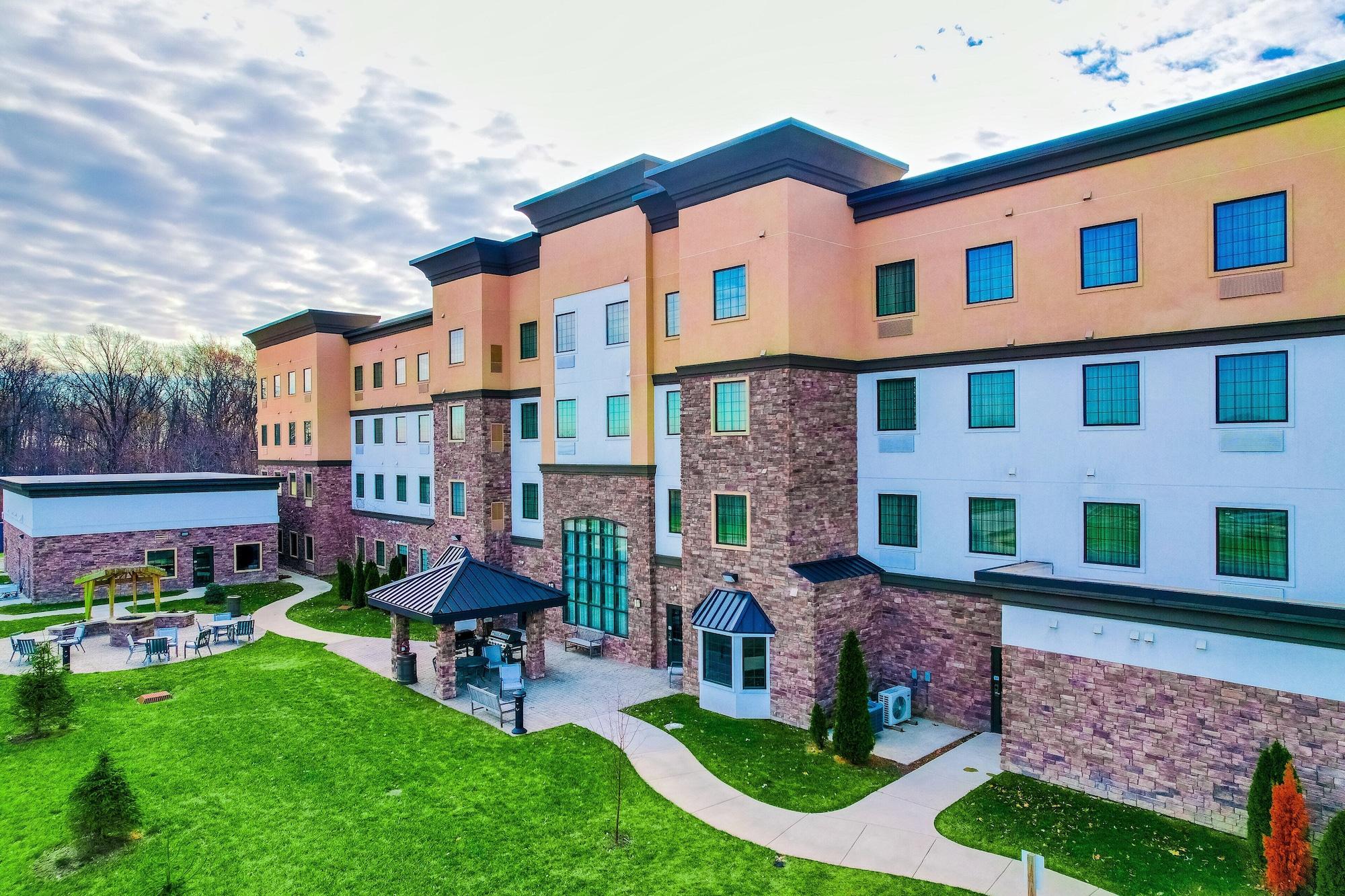 Vista Exterior Staybridge Suites Lafayette by IHG