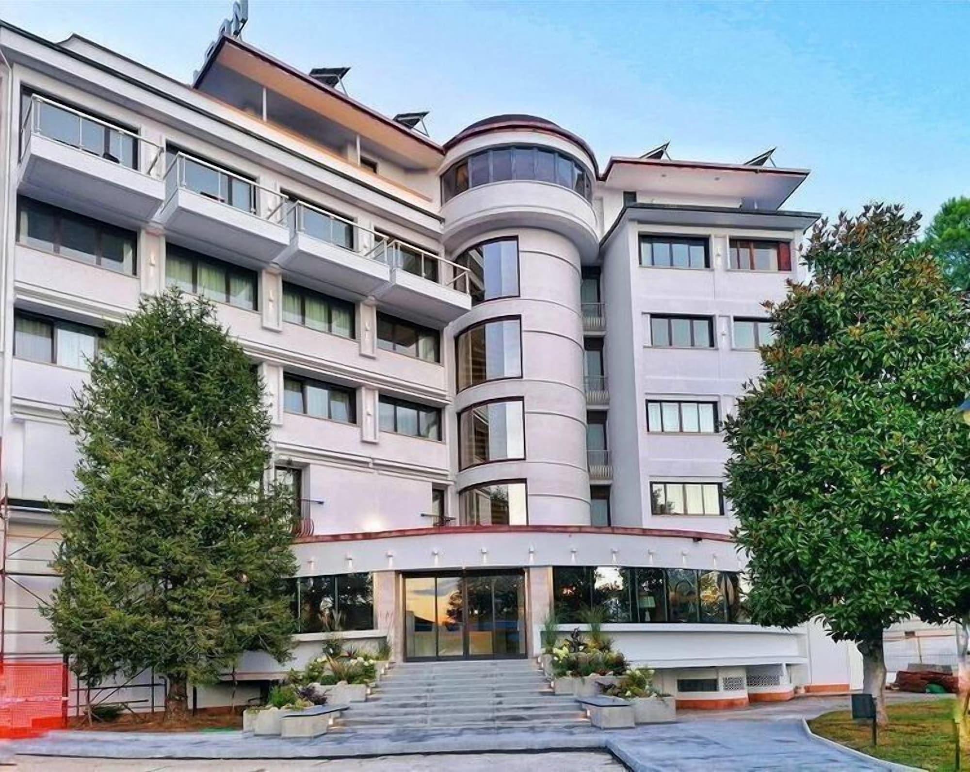 Vista Exterior Hotel Napoleon