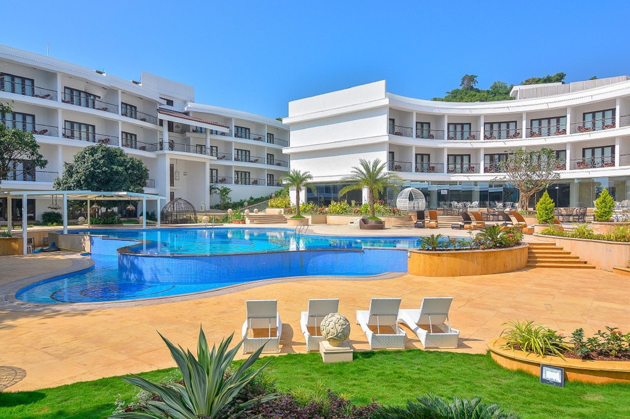 Vista Exterior Park Regis Goa