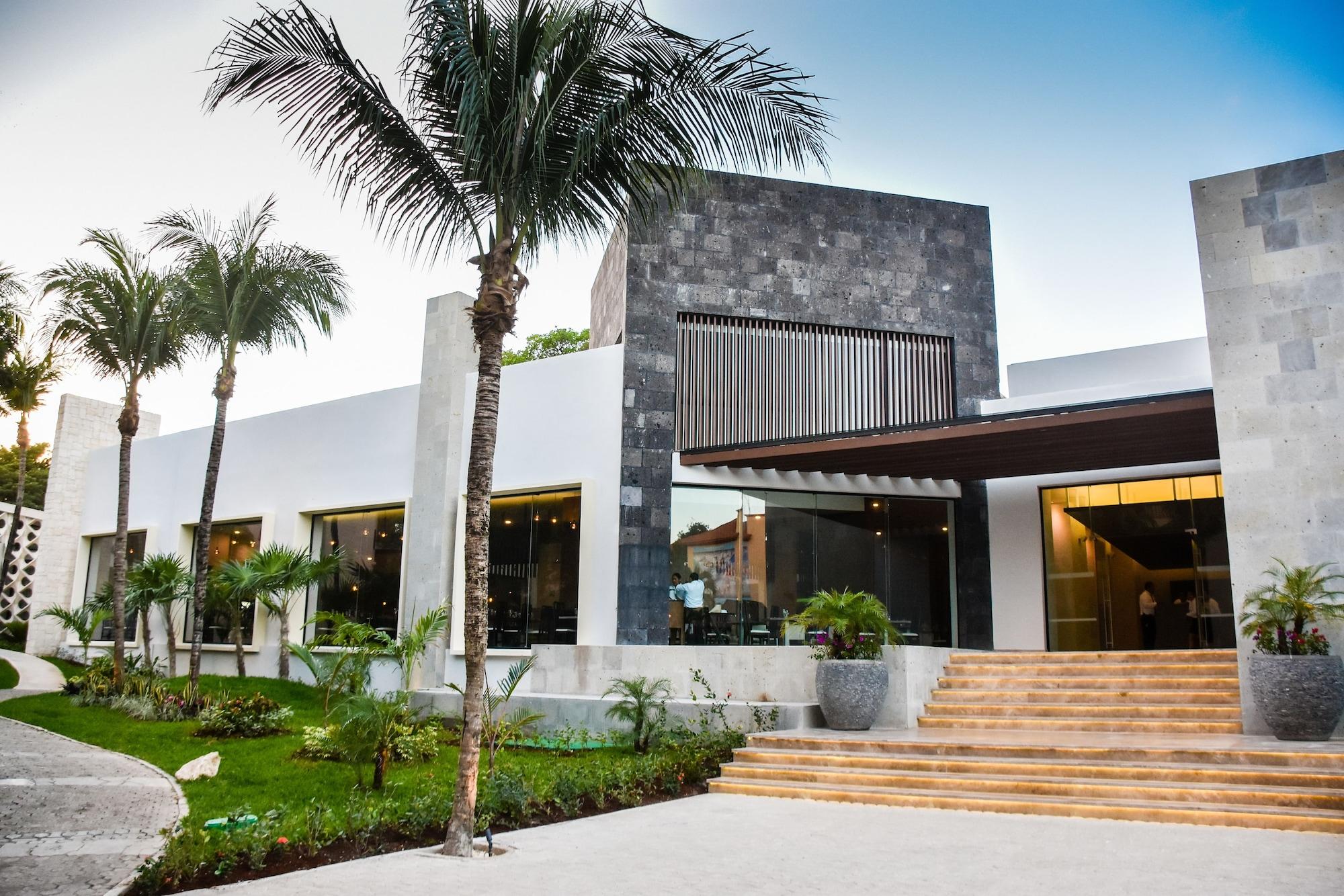 Restaurant Select Club at Sandos Playacar All Inclusive - Adults Only Area