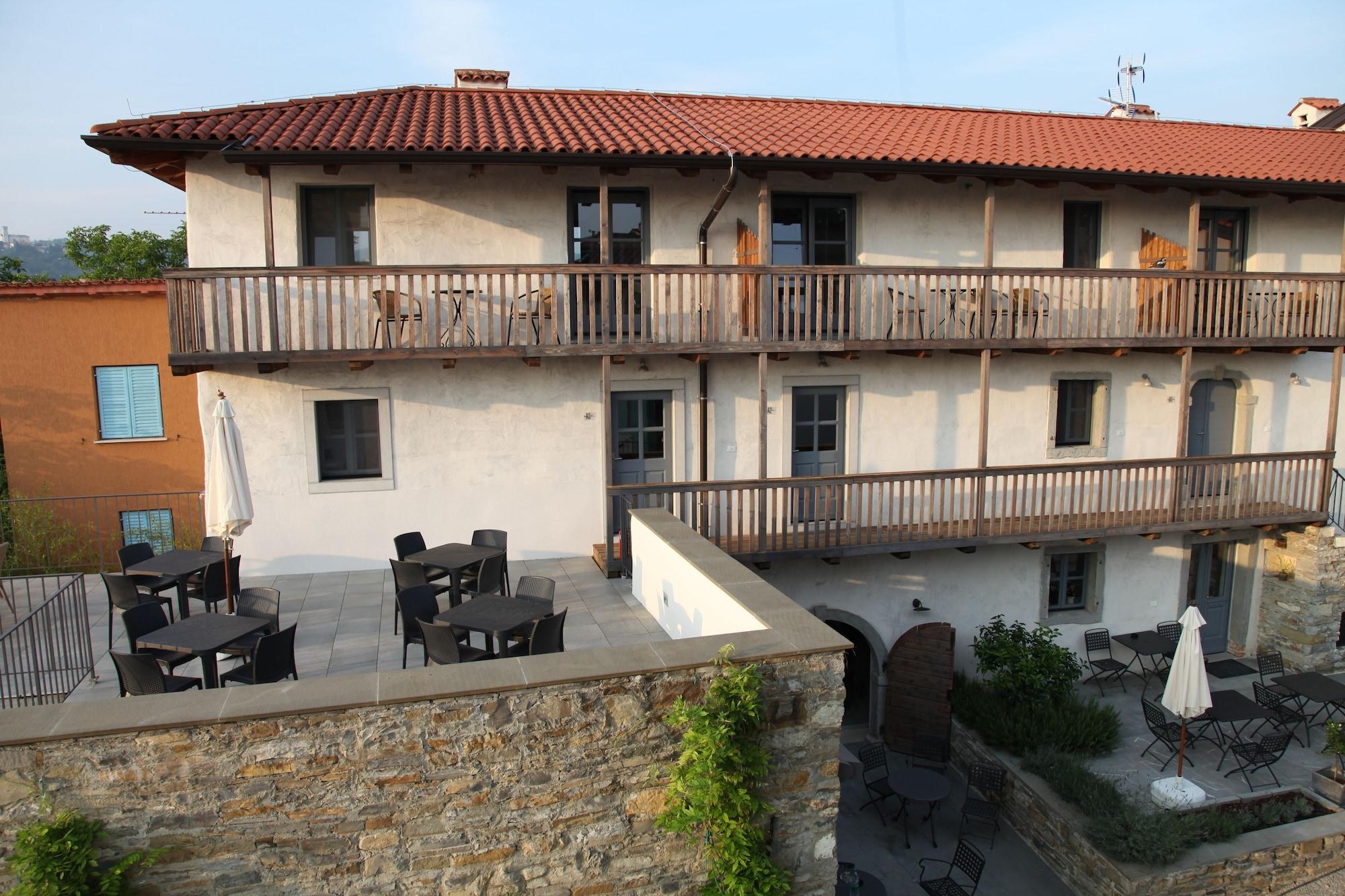 Vista Exterior Boutique Hotel Dvor