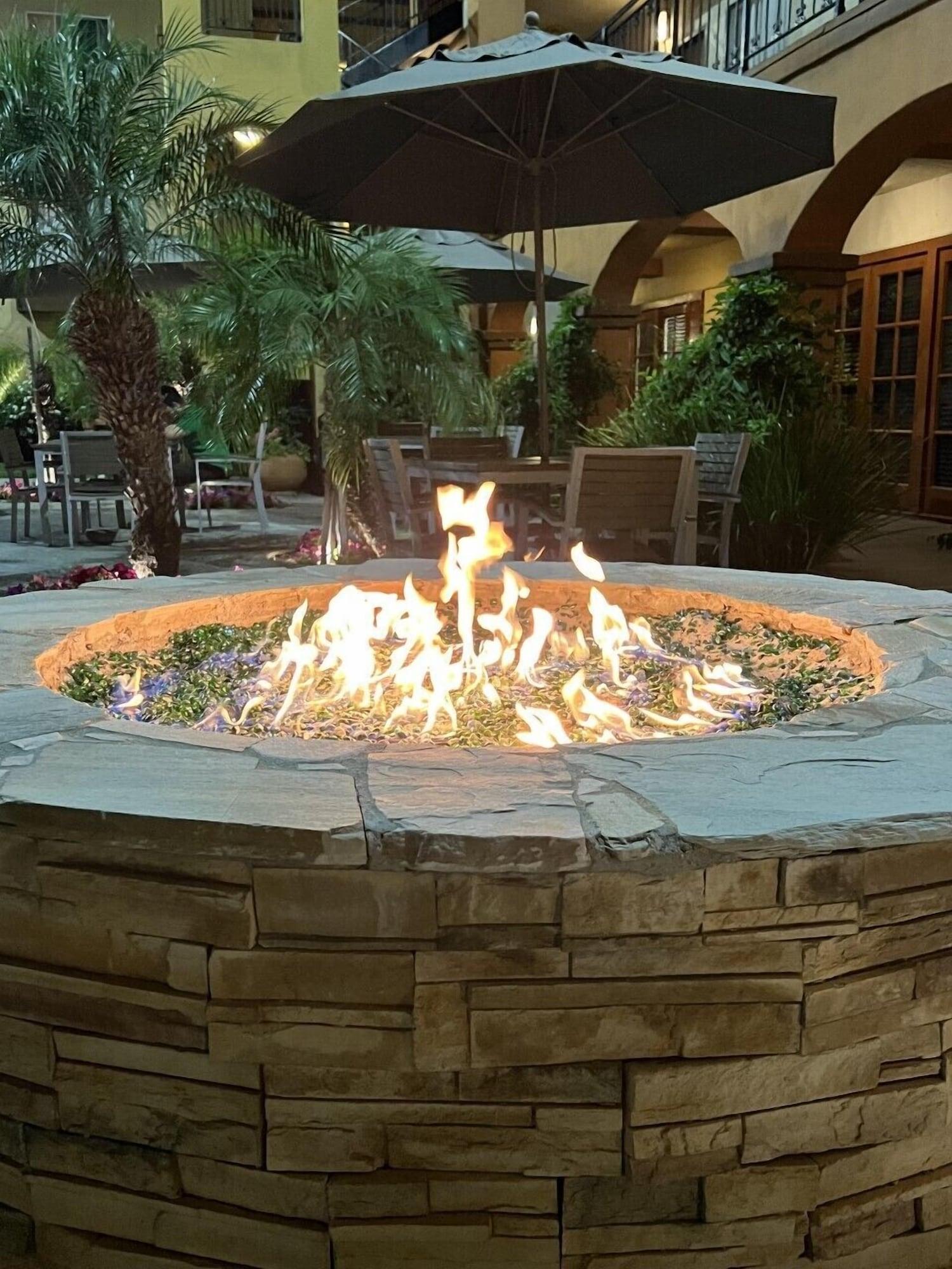 Vista Exterior MainStay Suites John Wayne Airport by Choice Hotels