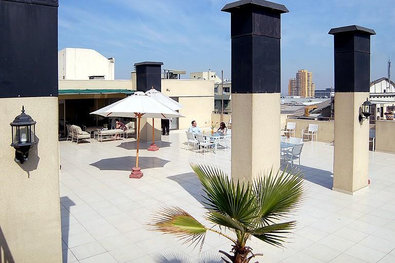 Vista Exterior Imperio Suites