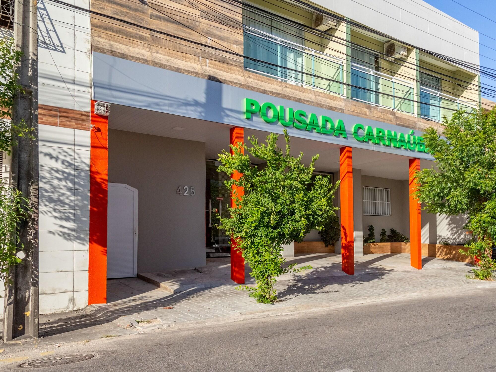 Vista Exterior OYO Hotel Nuvem