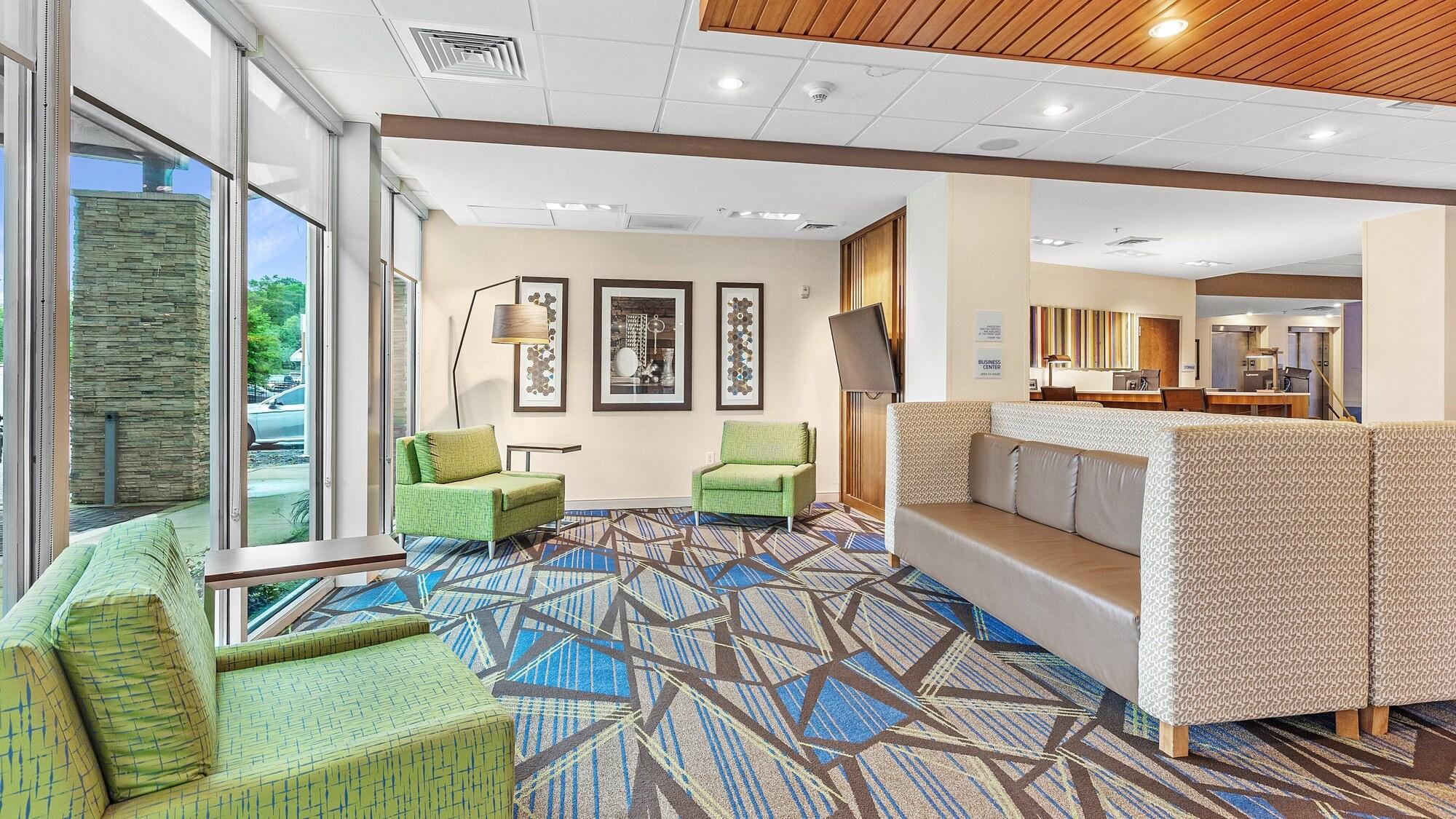 Vista Exterior Holiday Inn Express & Suites Mobile - University Area by IHG
