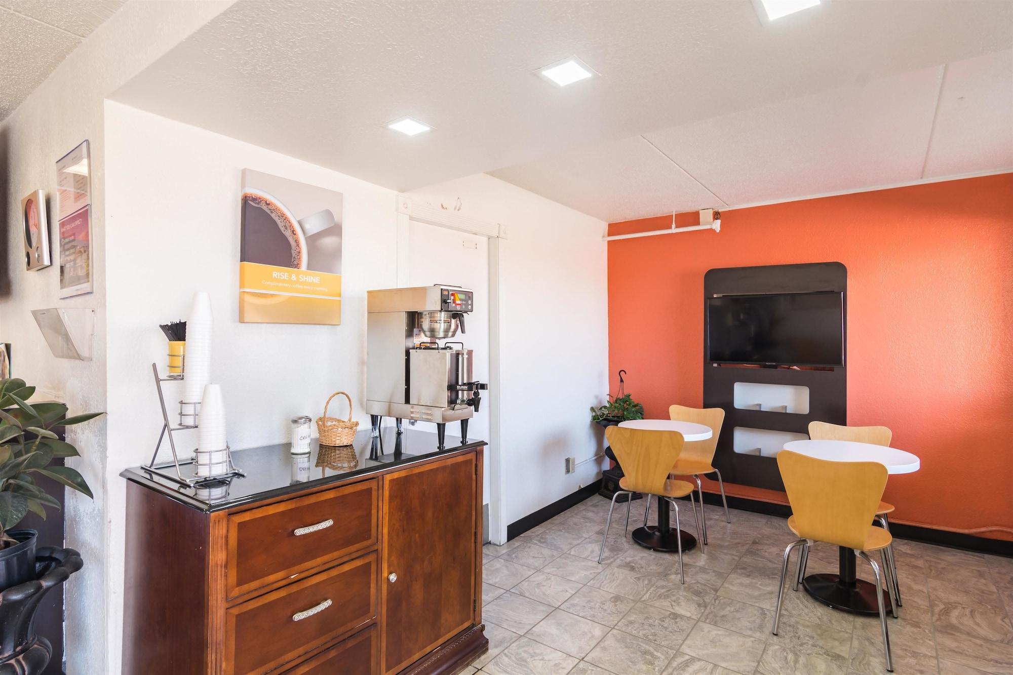 Bar/Salón Motel 6 Joliet, IL - I-80
