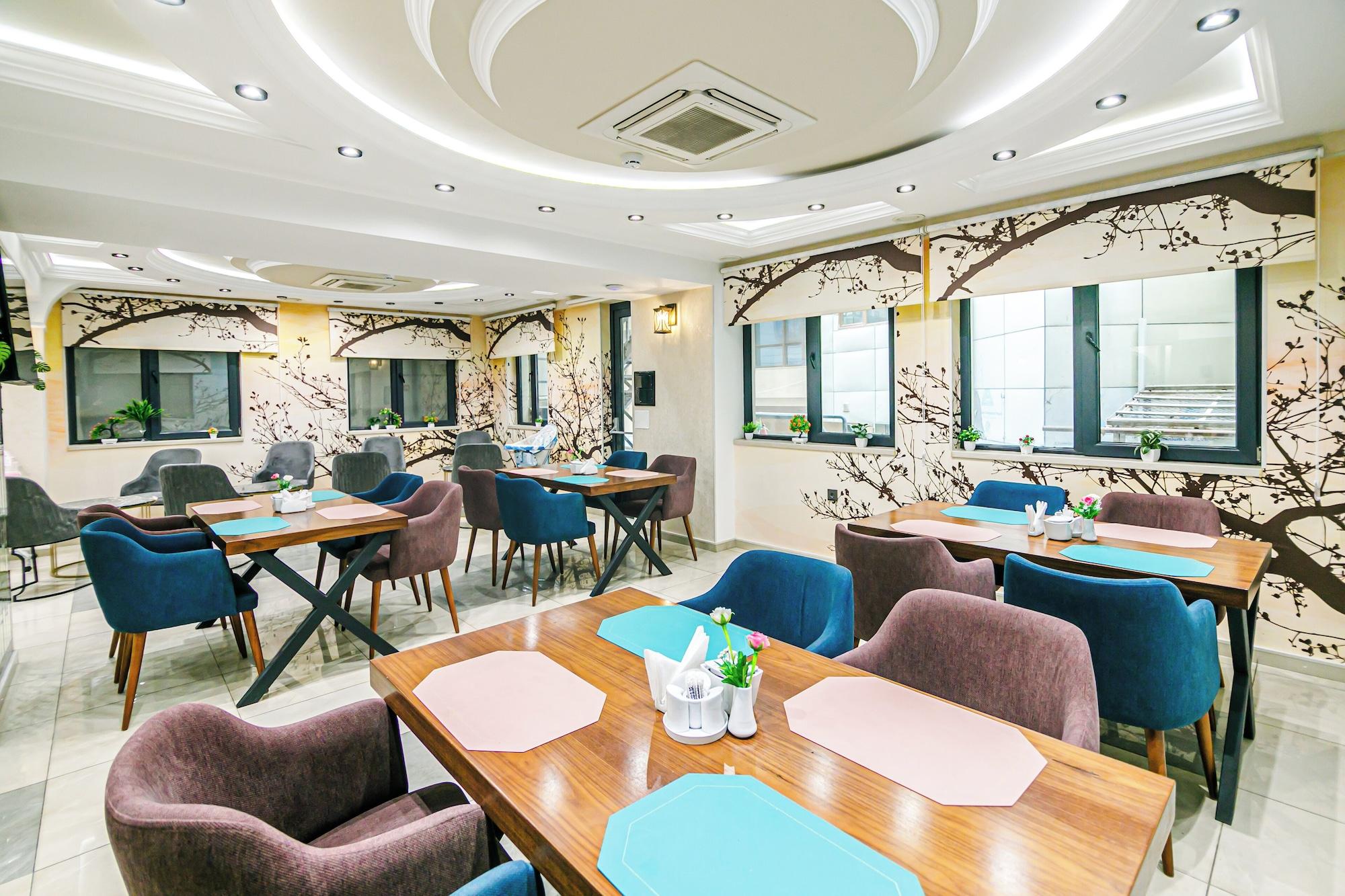 Restaurant Essam Deluxe Hotel