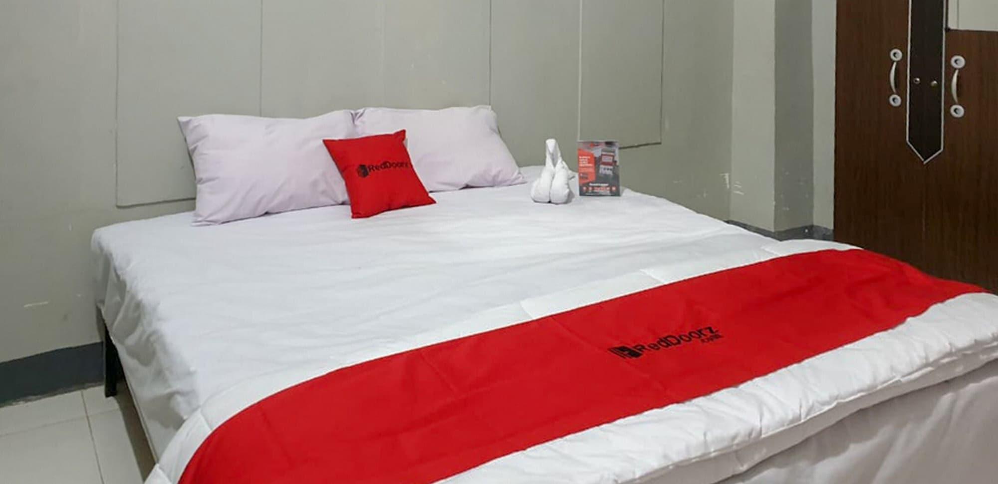 Varios RedDoorz @ Hotel Yaki Mamuju