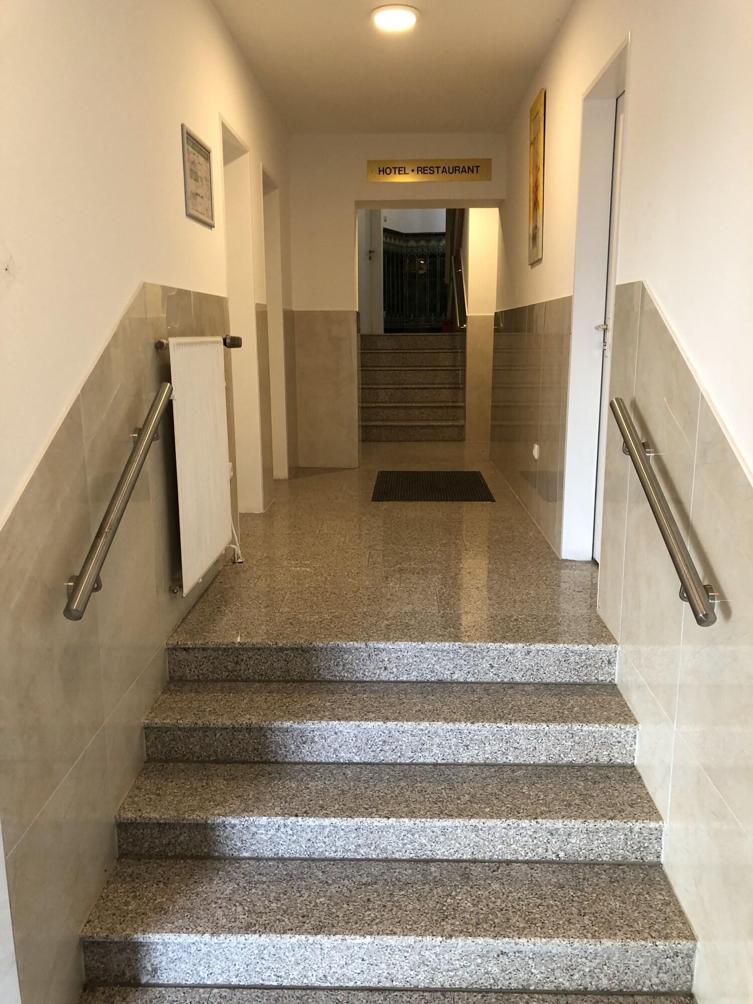 Vista Lobby M&M Hotel - Wilhelmsburg
